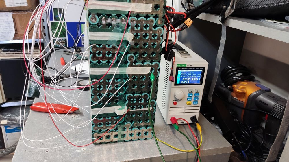 ET5410 Апаратура за тестване на батерии