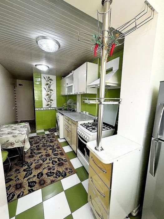 Срочно продается 2 ком.. квартира Согдияна.