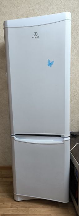 Продам холодильник Индезит