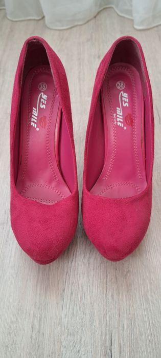 Циклаюени обувки с ток