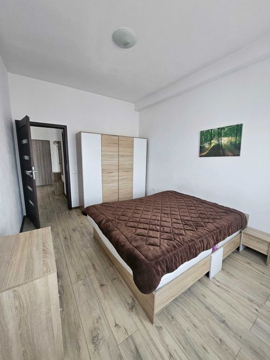 Închiriez apartament frumos cu 2 camere și parcare inclusă