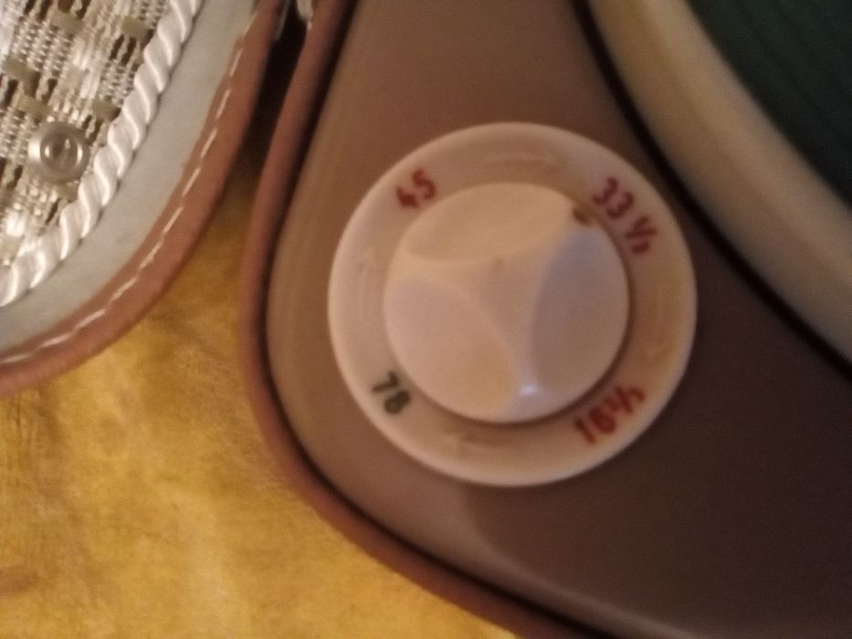 Vând Pickup pe Lampi supraphon tip  geamantan