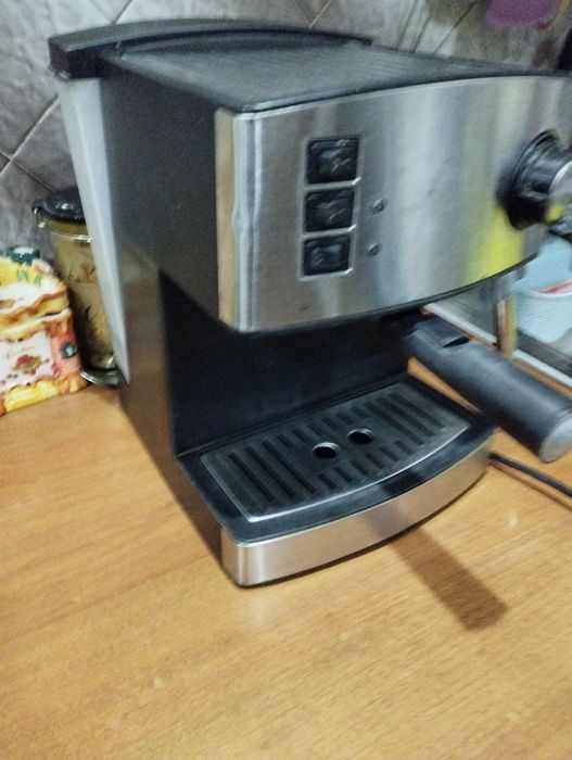 Кофемашина в хорошем состоянии
