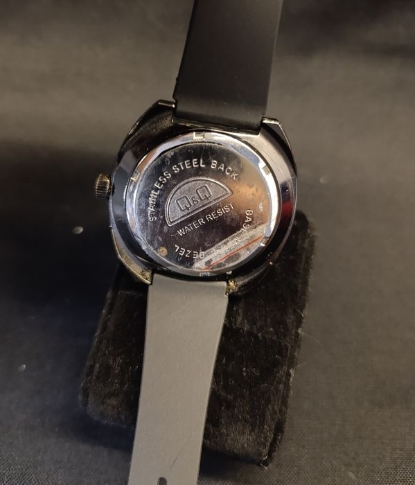 Много рядък часовник Q&Q