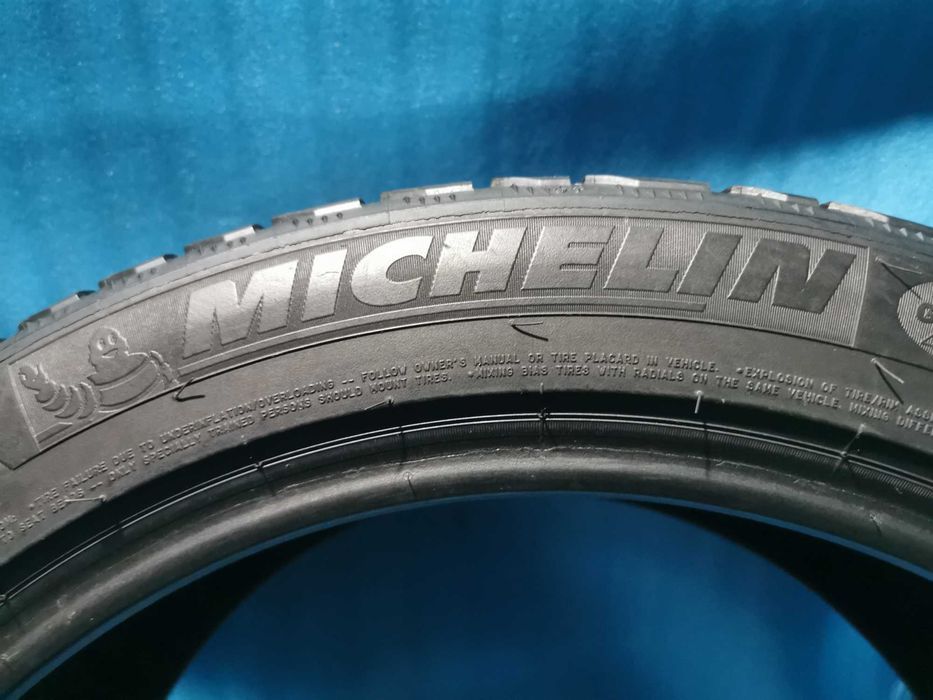 265 40 19 michelin m+s 2 buc