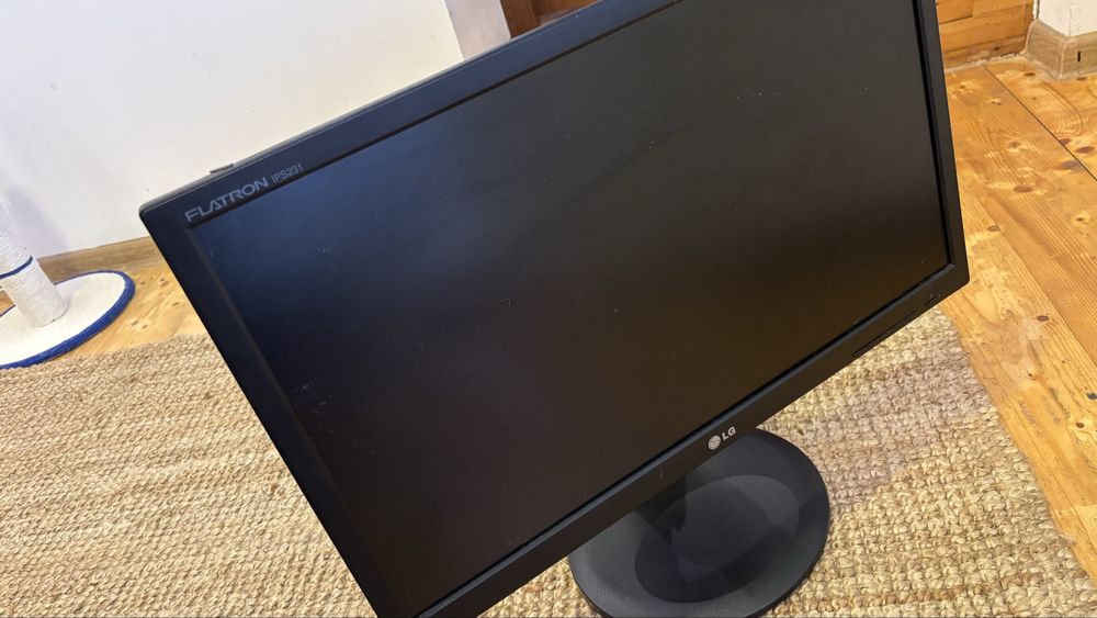 Monitor LG Flatron IPS231 – 23” – IPS, Second-hand, impecabil