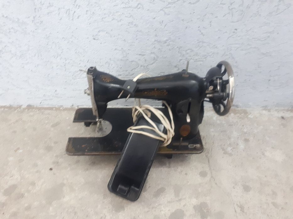 Швейная машинка производства ПОДОЛЬСК