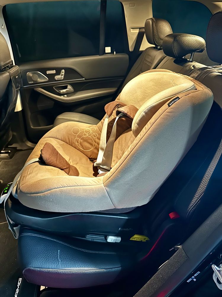 MAXI COSI scaun auto mica + baza isofix