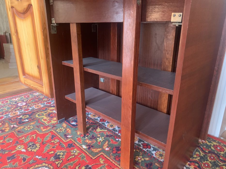 Стол Stol sotilqdi