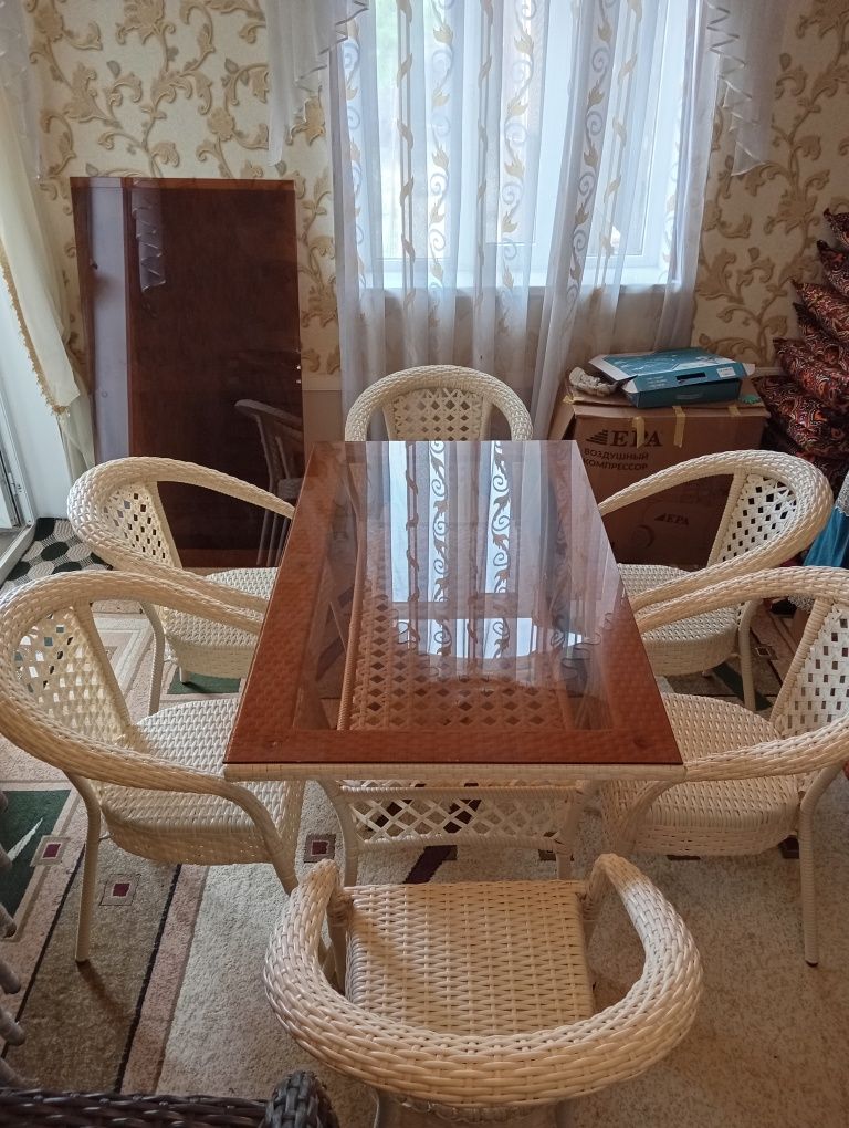 Ратанг стол стуллар