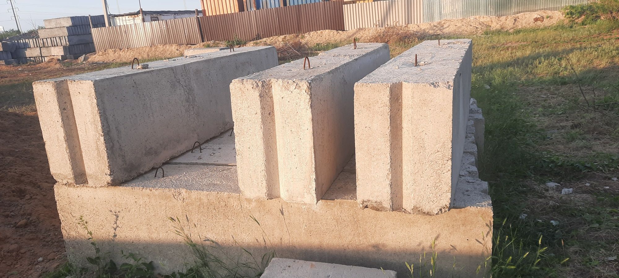 Фундаментные бетонные блоки фбс