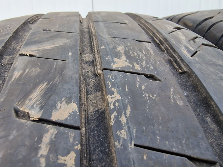 Anvelope 235/65R16C marca Continental, DOT 2022, 7.5 mm