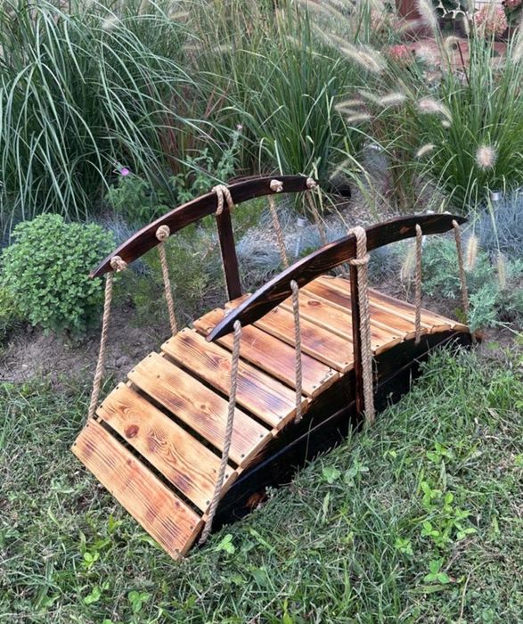 Мостик садовый декоративный