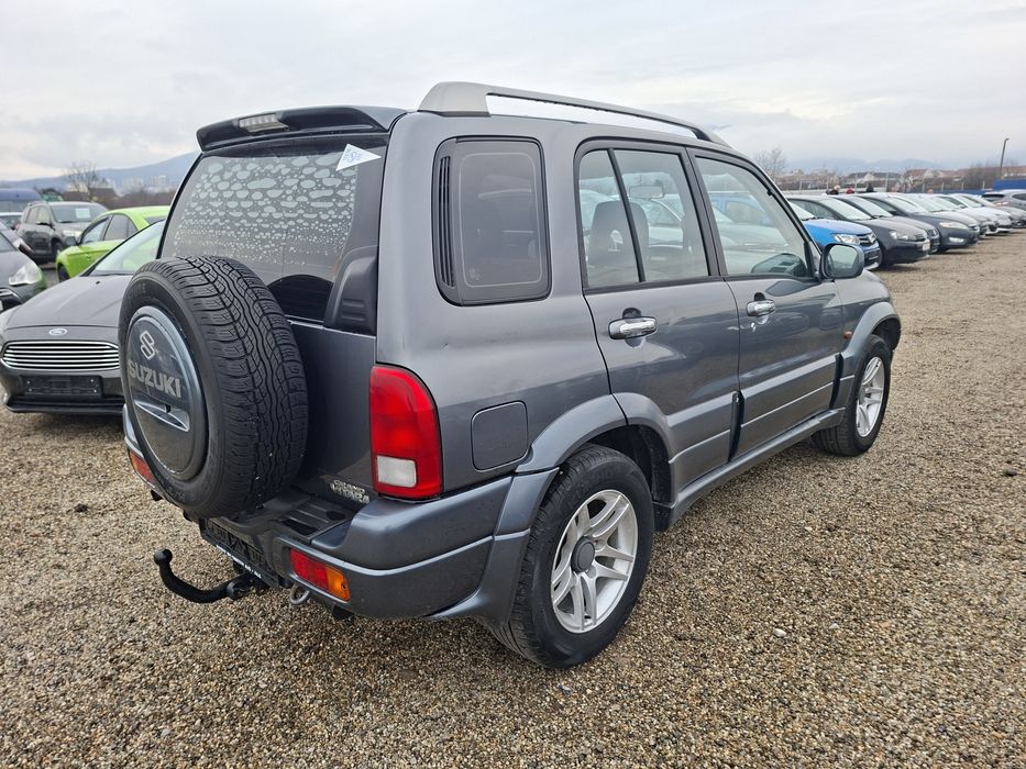 Vând Suzuki Grand Vitara 2.0 Benzină 4x4 Limited