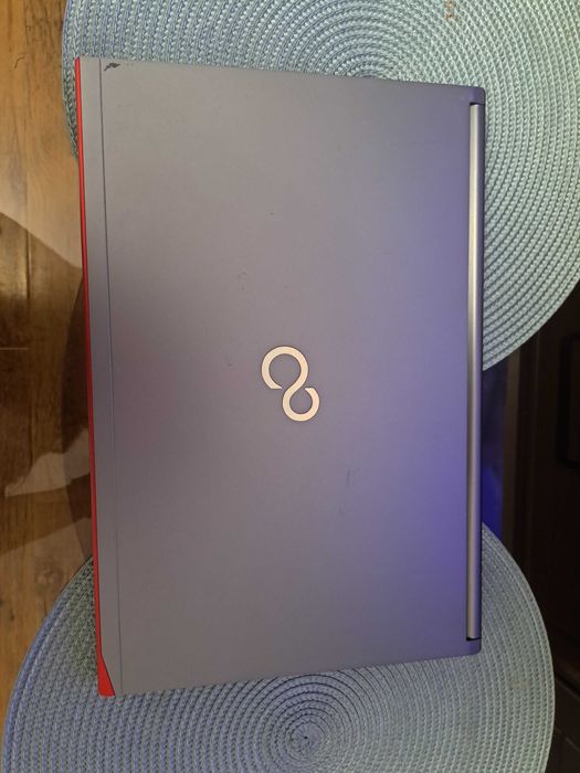 Leptop fujitsu lifebook 15.6"!!