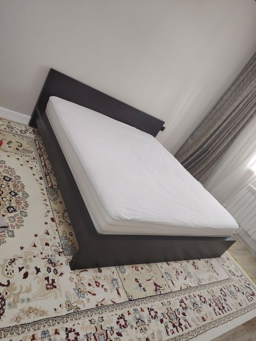 Кровать с комодом, матрас в подарок