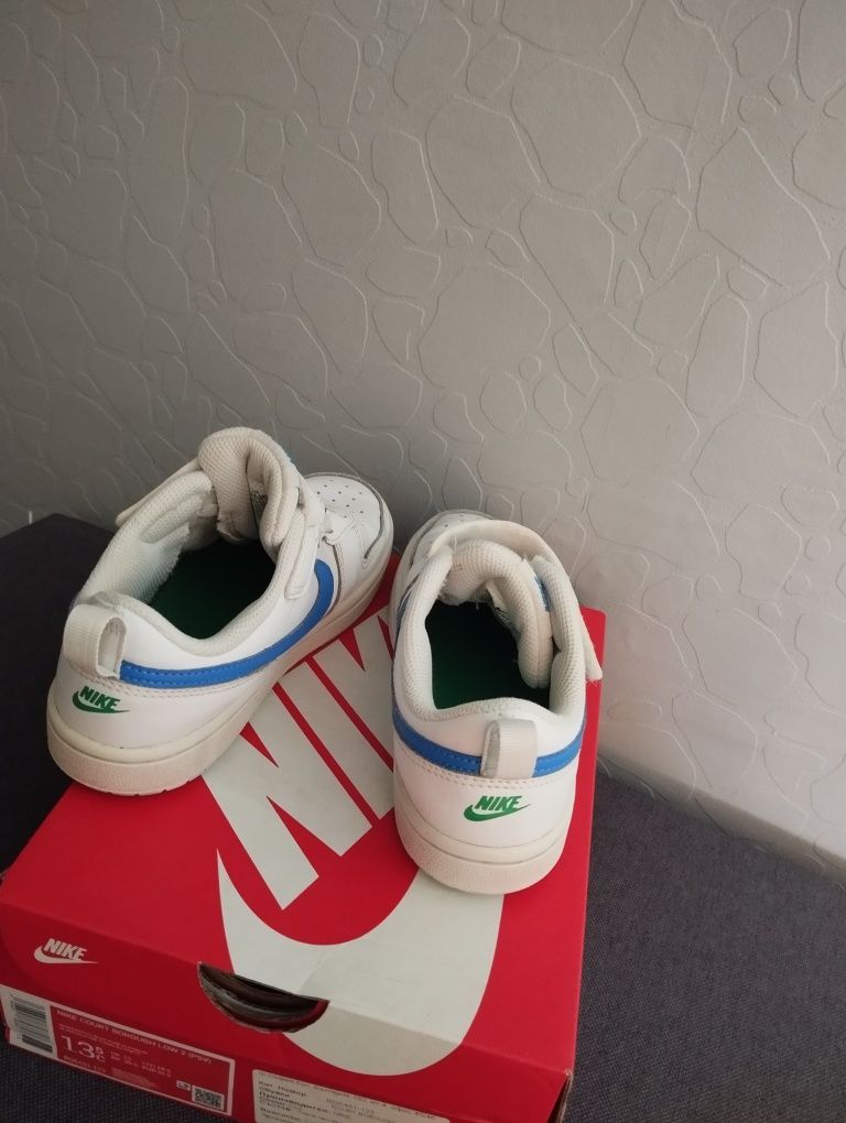 Маратонки NIKE 31.5