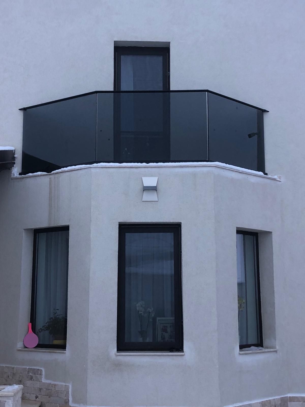 Balustrada sticla-scari-balcon-terasa