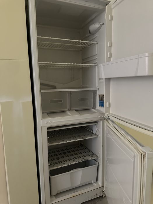 Xaladilnik muzlatgich 1.70см холодильника sotiladi indesit