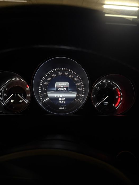 Mercedez 220d ptr doamne si domnisoare.