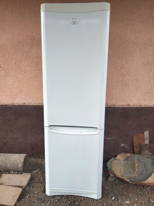 Холодильник индесит