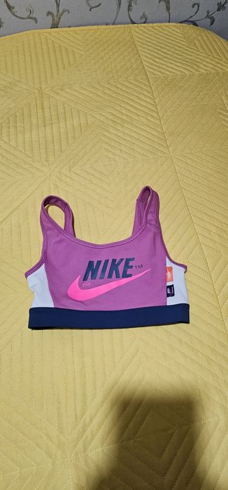Спортно бюстие Nike