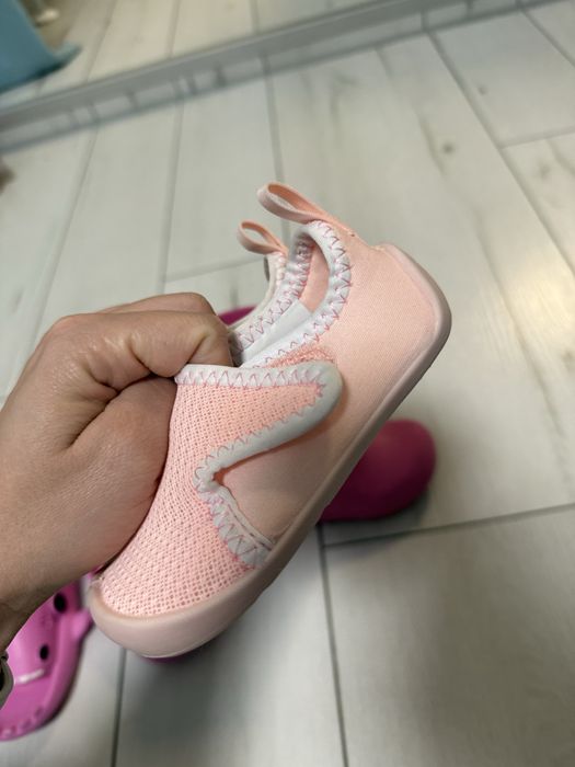 Ботушки панди/ жабки и пантофи Decathlon