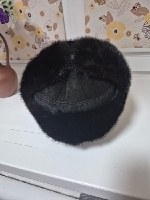 Цена 30 Торг есть, норка замша ,ушанка.