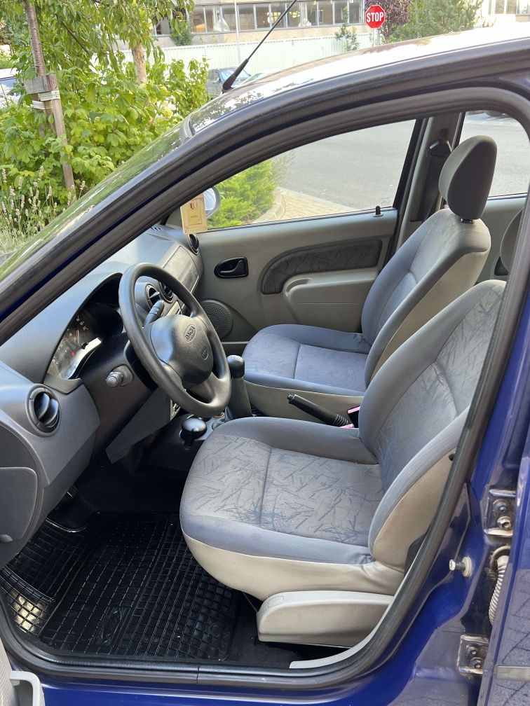Dacia Logan. Cu doar 24800 kilometri reali!