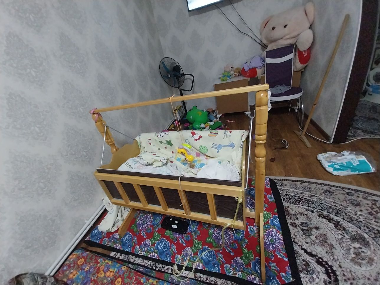 Каляска ва бошка буюмлар слтилади