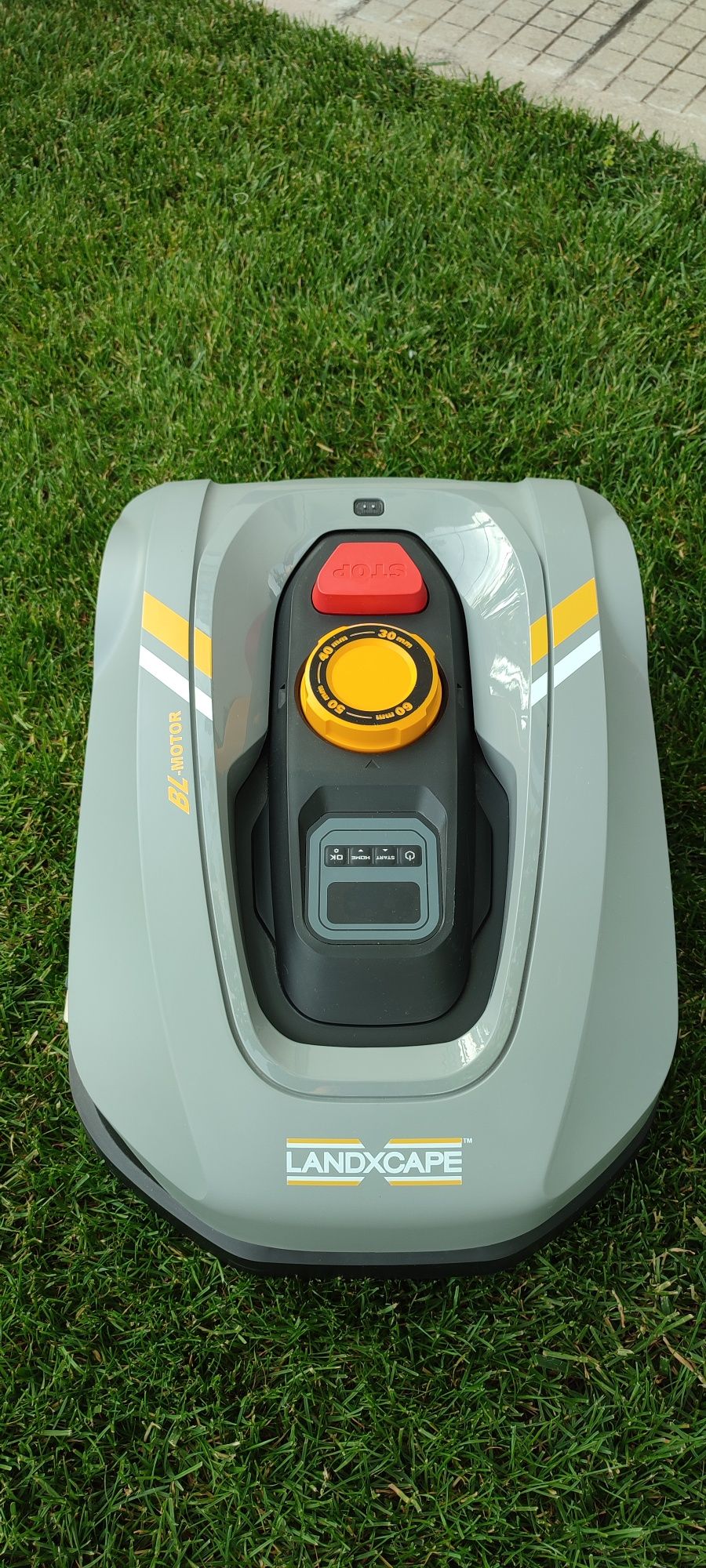 Косачка робот Landxcape LX790 LX792