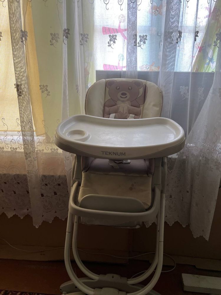 Bolalar uchun ovqat yediradigan kalyaska sotiladi