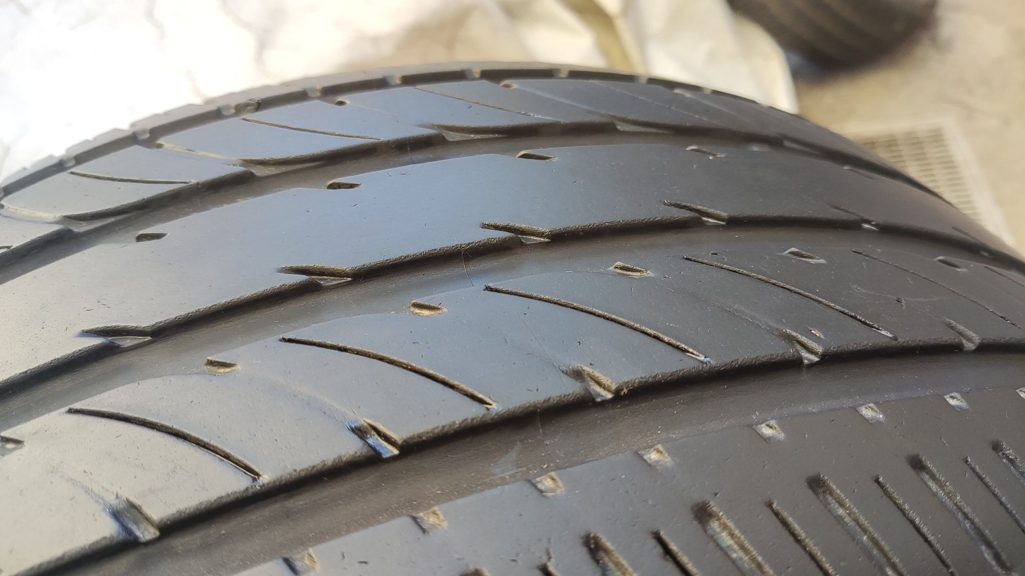 2бр летни гуми 245/40/19, dot21
dot4421
5.7mm грайфер 
Без лепенки и к