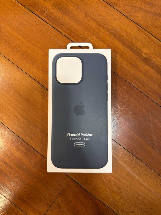 Husa iPhone 16 Pro Max sigilata, originala, culoare Lake Green