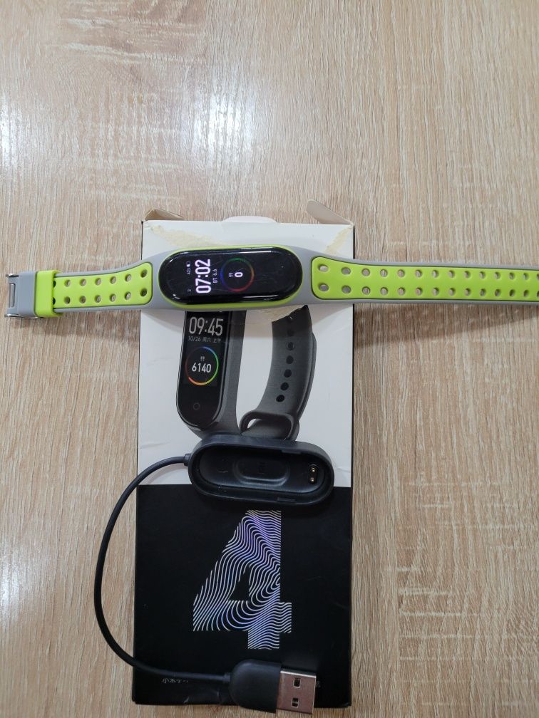 Продаются Часы mi bend 4