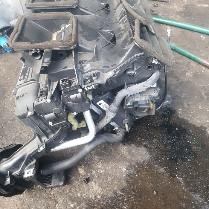 Бушониера за БМВ е90 2.0д 163кс