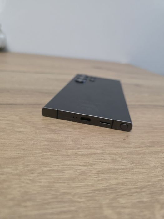 Vând sau schimb samsung s24 Ultra 5g 256 12 ram
