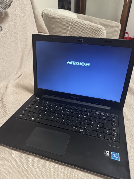 Laptop Medion foarte putin utilizat