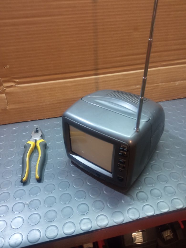 Портативен телевизор 12v
