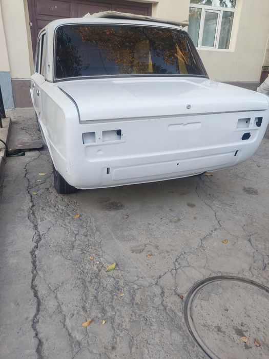 Vaz 21011 kuzov sotiladi