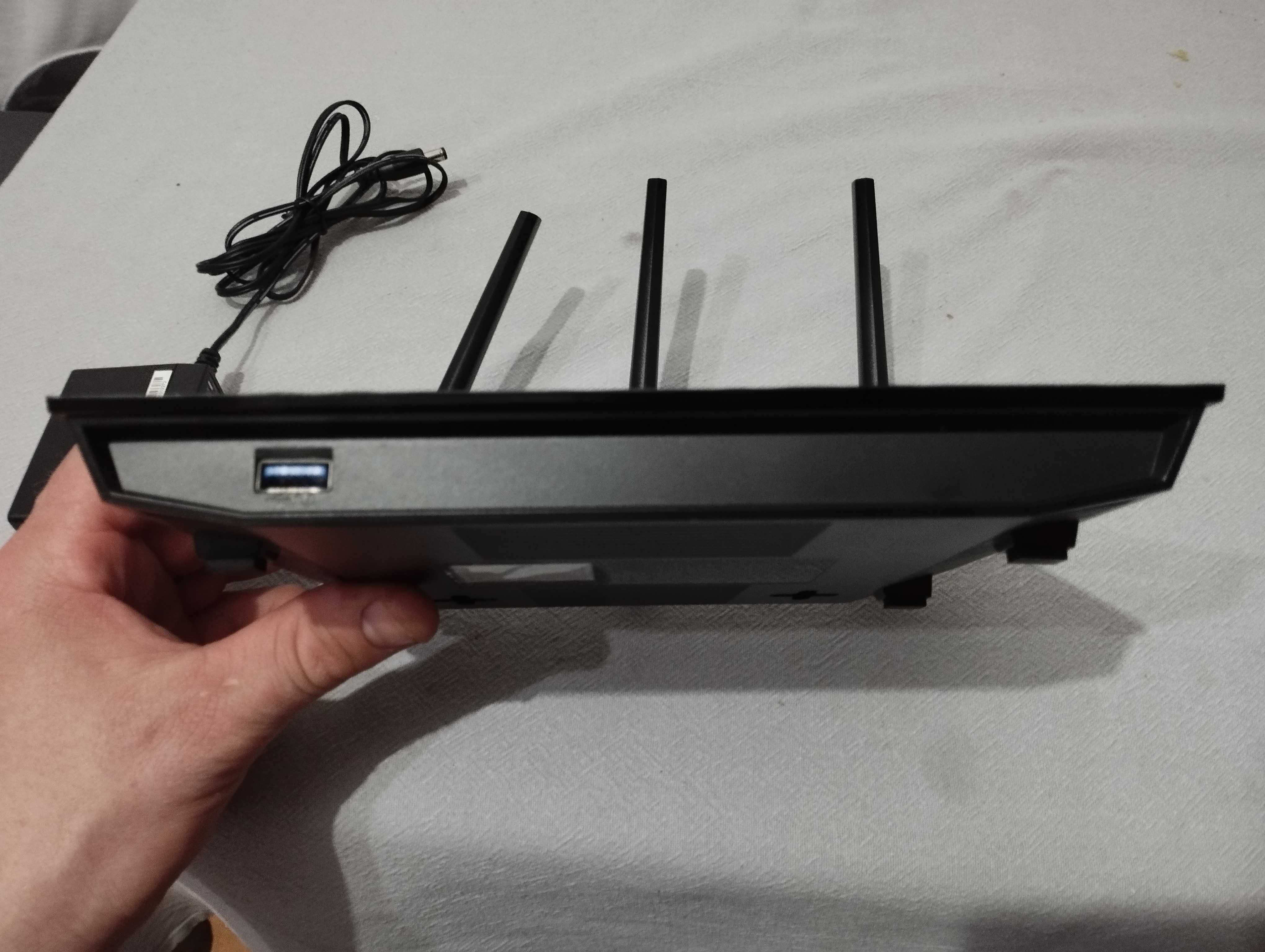 Router wireless Asus RT-N18U