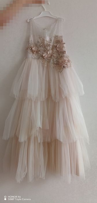 Нарядное платье для девочек на 8-9лет