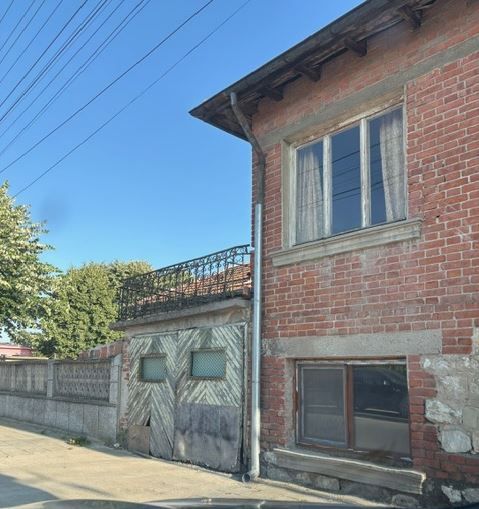 Къща в Пловдив, област-с.Милево площ 200 цена 68900