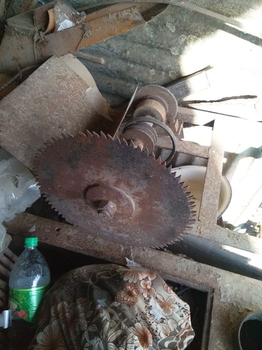 Продавам циркуляр