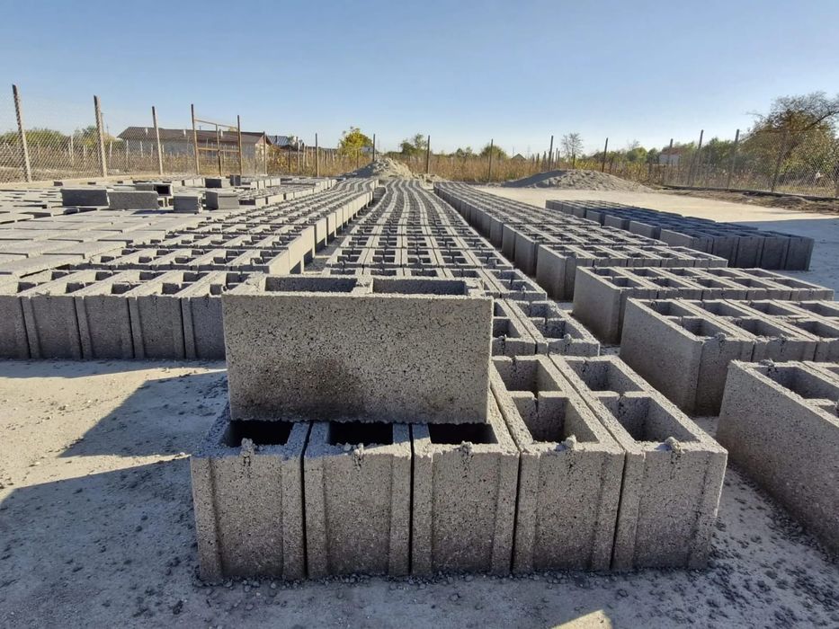 Vând bolțari 40*20*15