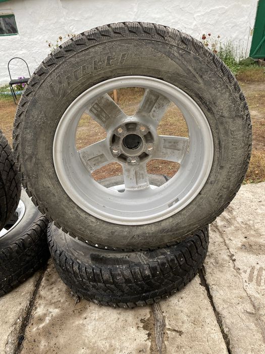 Продаю Зимние колеса (шины + диски)