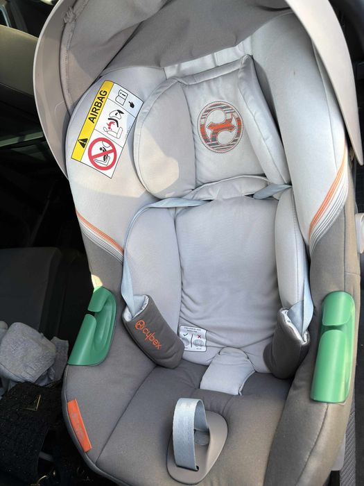 Vand Scoica cybex aton s2 cu baza isofix