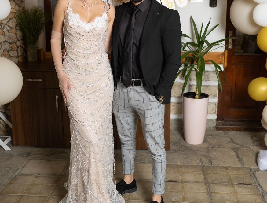 Уникална Бална рокля в бежов цвят