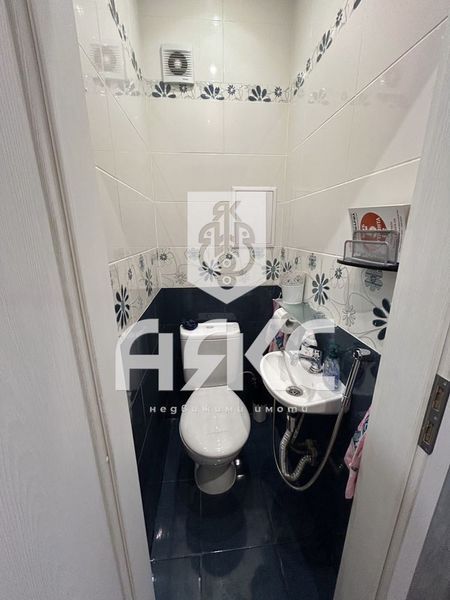 Двустаен обзаведен апартамент в кв. Дружба 1