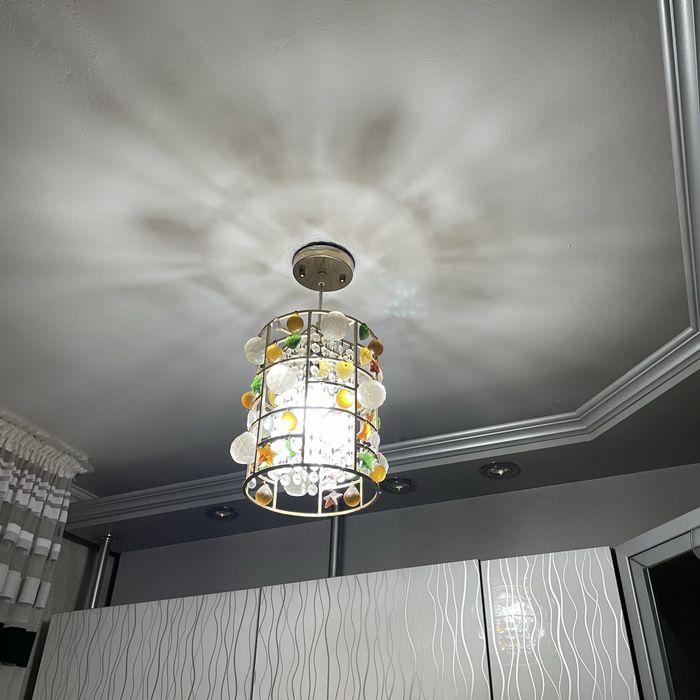 Продается люстры